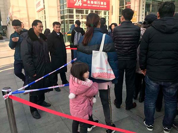 ofo總部退押現(xiàn)場(chǎng) 一家公司把自己毀到無(wú)人相信的地步也是少見(jiàn)