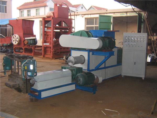 主副機螺桿料筒均采用高強度碳素結構鋼制造