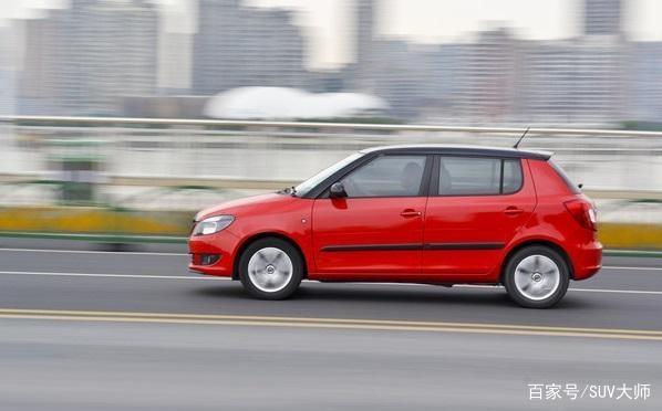 汽車高速行駛120km/h，哪些汽車會飄？哪些汽車不會飄？ 