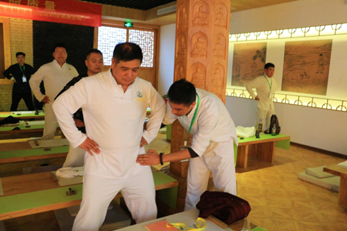 髓友匯老師指導(dǎo)練習(xí)易筋洗髓功