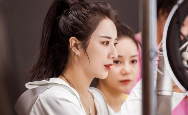 罰薇婭13.41億元是小事，網紅直播帶貨或毀掉中國制造業是大事！