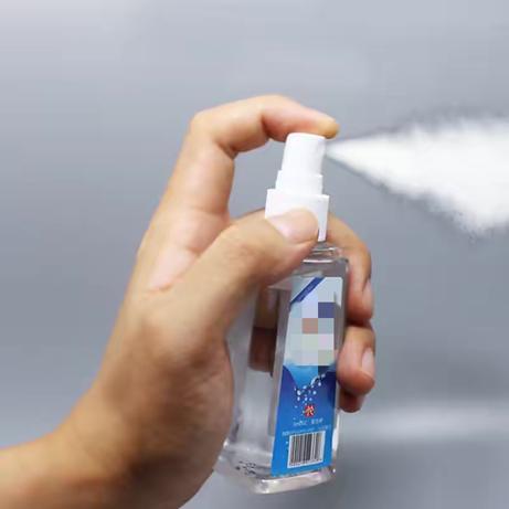 上海醫生難回家 進小區被噴消毒液，家人也被區別對待