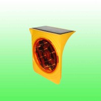 同步太陽能小黃燈 太陽能誘導(dǎo)燈交通設(shè)施廠家